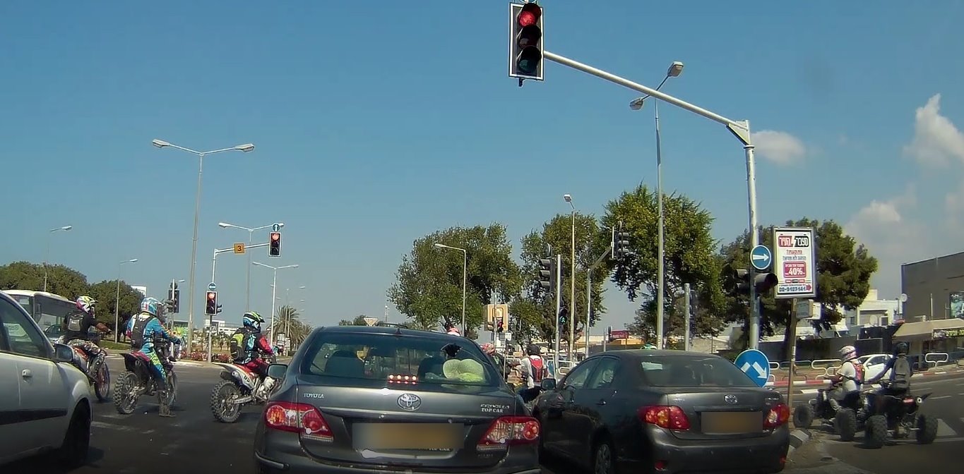 הטרקטורונים והאופנועים כבשו את כבישי אשדוד