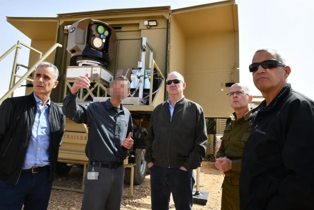 שר הבטחון בני גנץ, לקראת הניסוי הראשון מסוגו בעולם