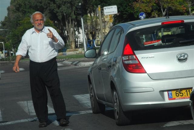 באבו שקל, צילום מכתבה שהתפרסמה באשדוד נט לפני 12 שנה. צילום: אורי קריספין